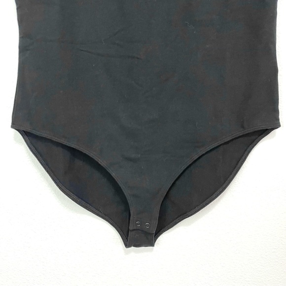 Gap- Tank Bodysuit in Black Size Medium. - Picture 3 of 8